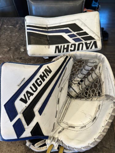 Vaughn VE8 Glove and Blocker Int
