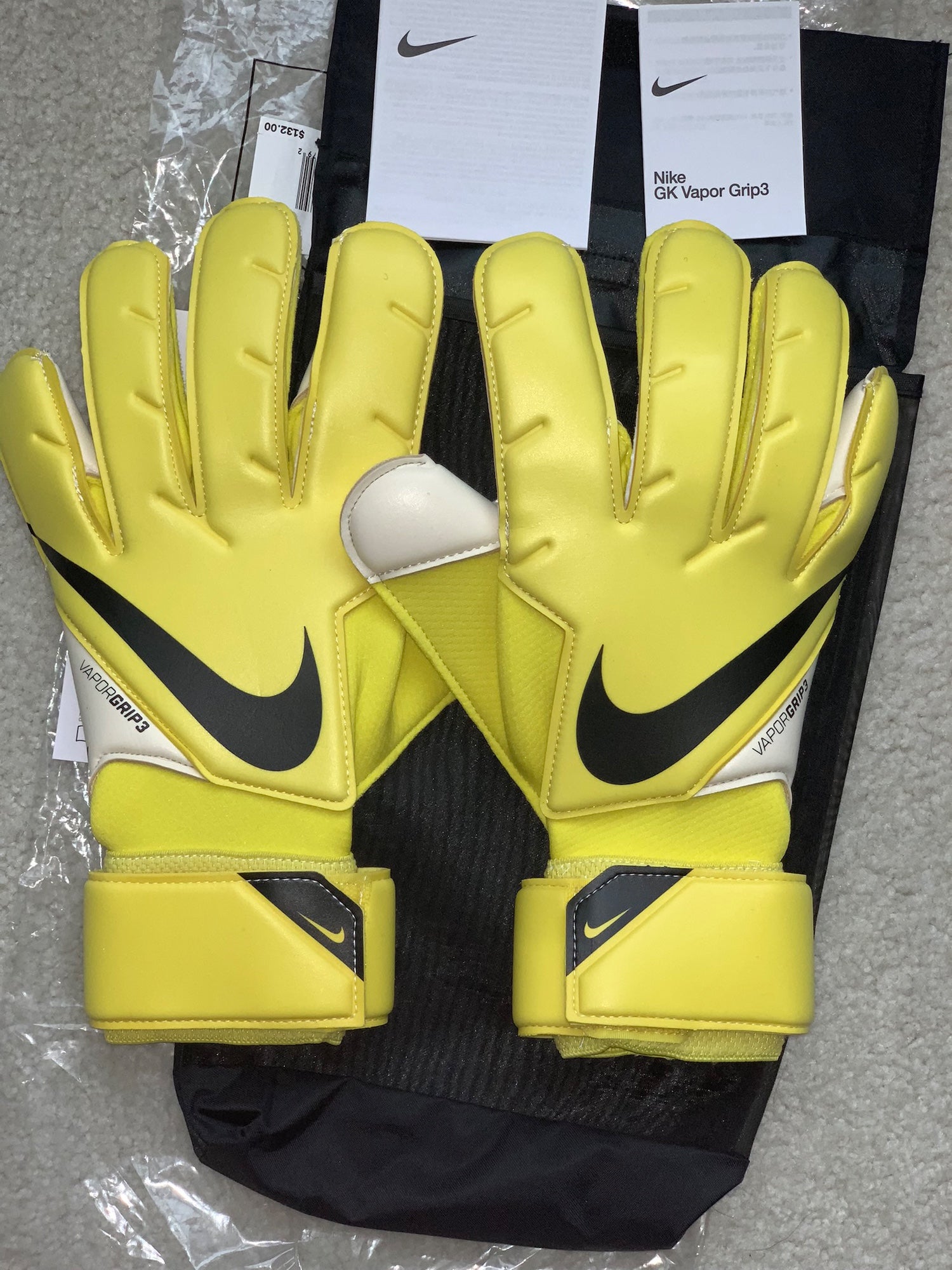 Nike Goalkeeper Vapor Grip3 Soccer Gloves.