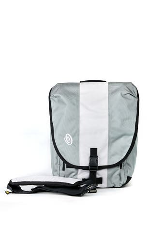 Timbuk2 Blogger Vertical Padded Laptop Messenger Bag Tote Shoulder Nylon Silver