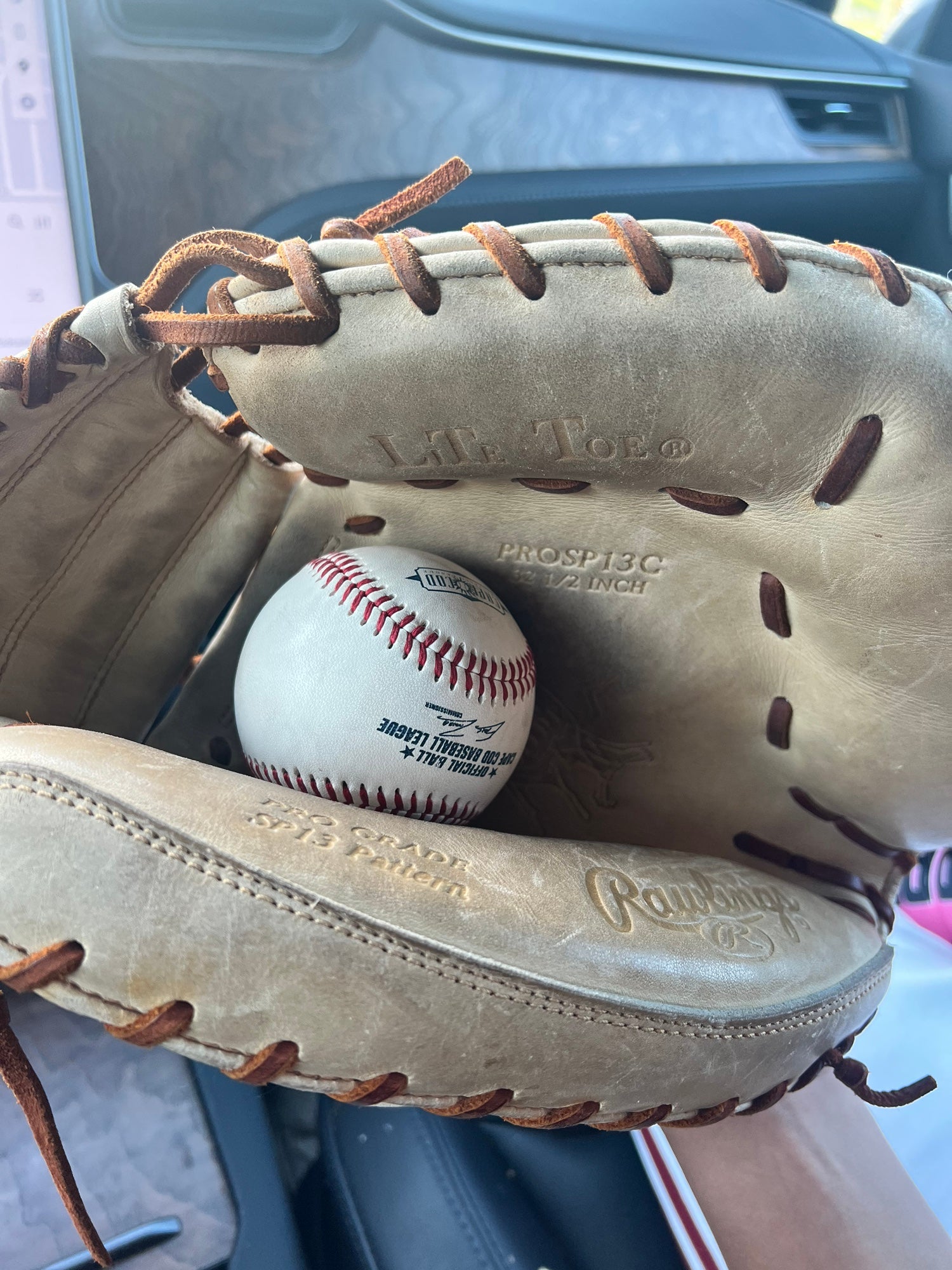 RAWLINGS SALVADOR PEREZ CATCHER'S MITT - HEART OF THE HIDE # PROSP13C