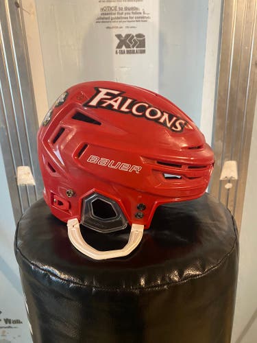 Used Medium Bauer Re-Akt 150 Helmet