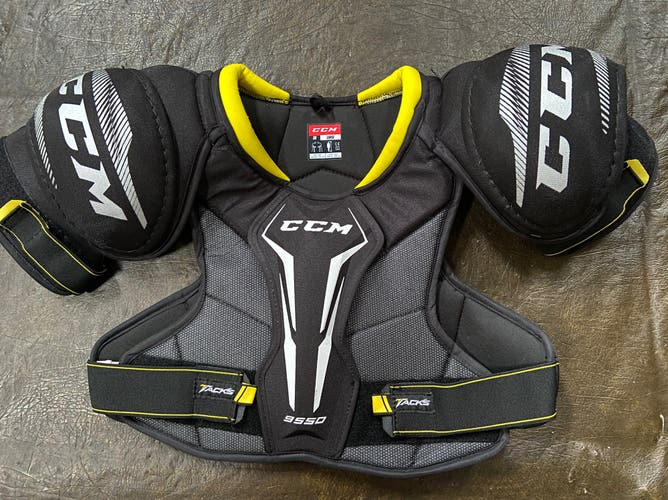 Used Large CCM  Tacks 9550 Shoulder Pads