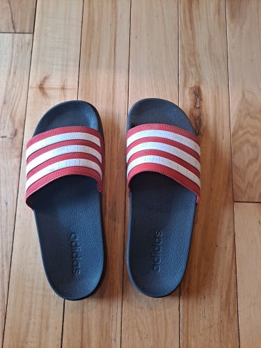 Red Youth Used Unisex Size 6.0 (Women's 7.0) Adidas Sandals