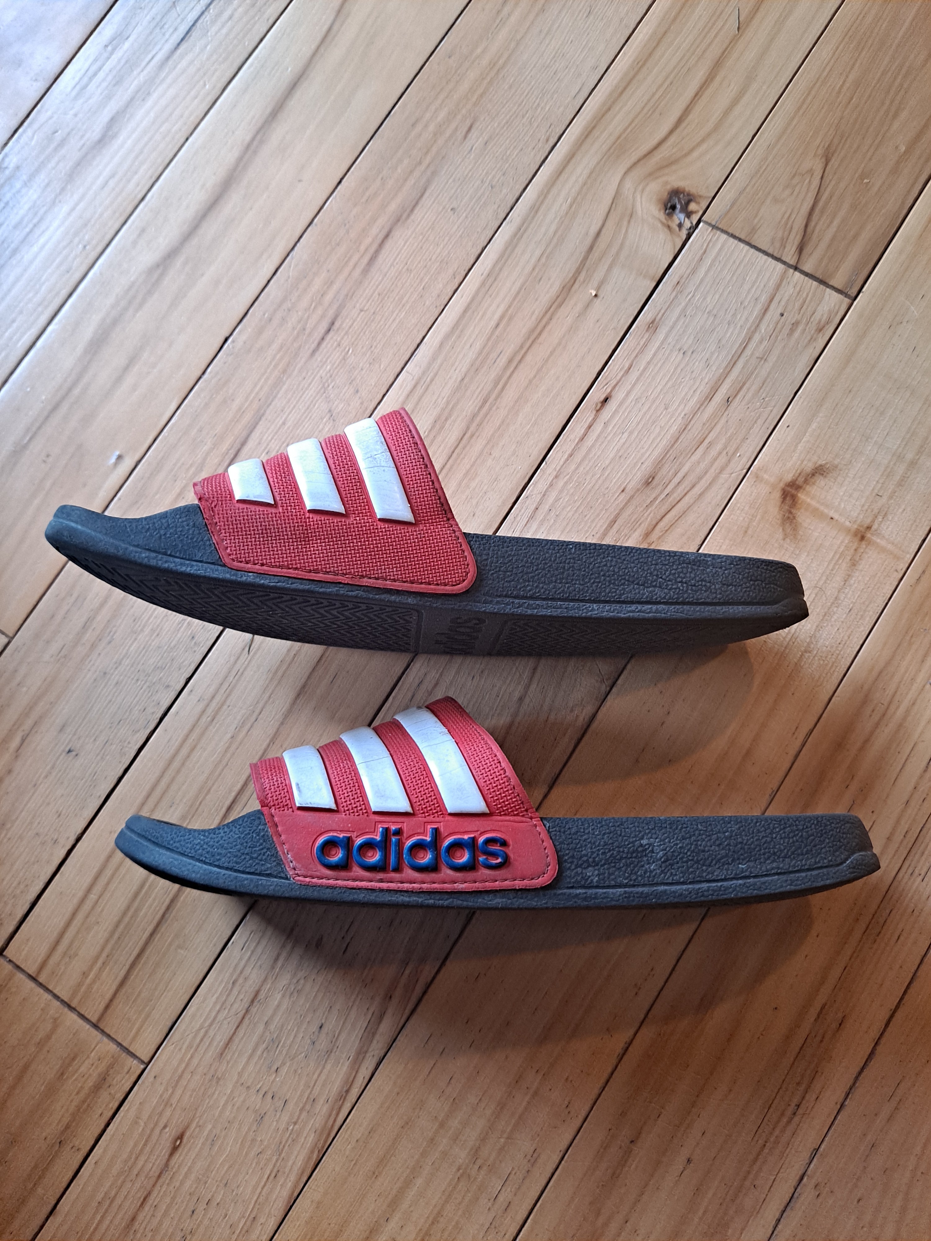 Red Youth Used Unisex Size 6.0 (Women's 7.0) Adidas Sandals | SidelineSwap  | Buy and Sell on SidelineSwap