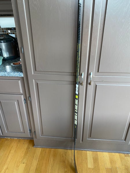 Intermediate Right Handed P92 Supreme 2S Hockey Stick