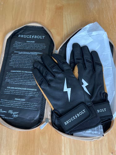 New Medium Bruce Bolt Batting Gloves