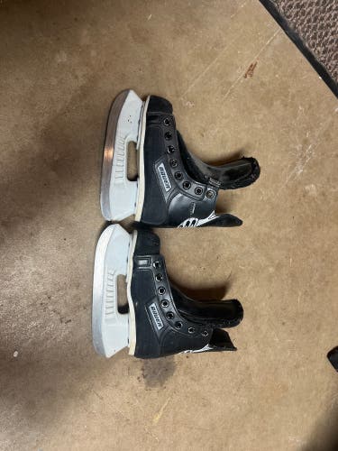 Used Bauer Regular Width  Size 11 Impact 100 Hockey Skates