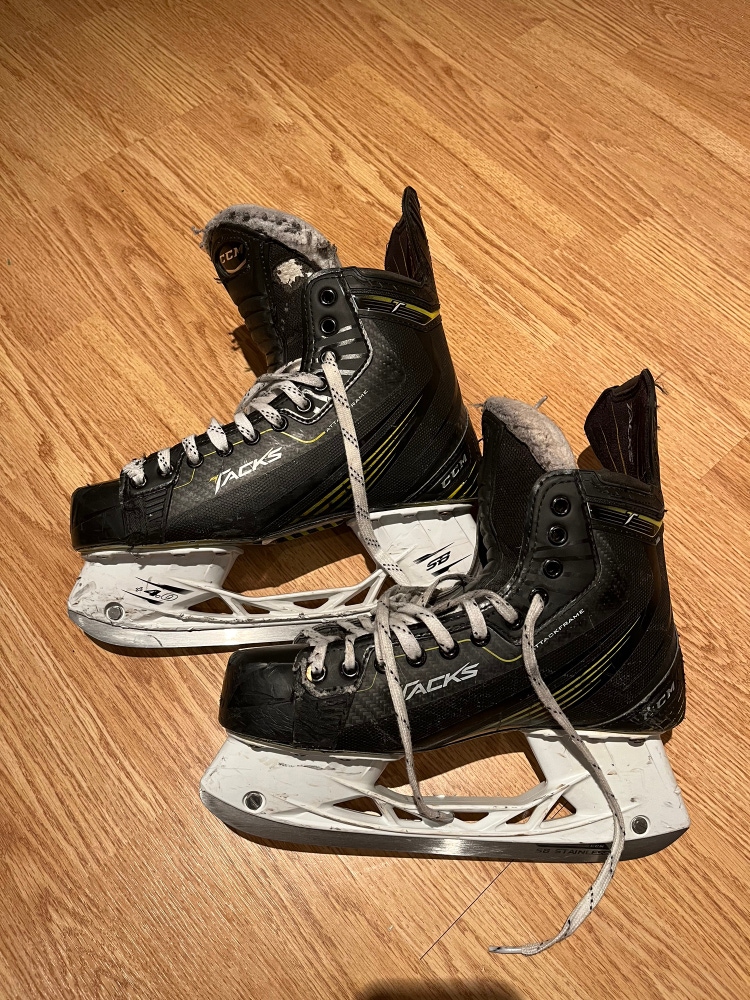 Used CCM Regular Width  Size 8.5 Tacks Hockey Skates