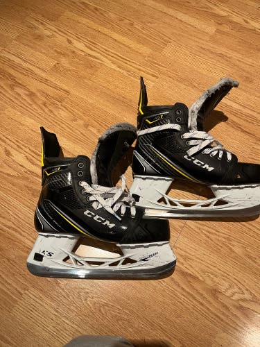 Used CCM Regular Width  Size 8.5 Super Tacks AS1 Hockey Skates