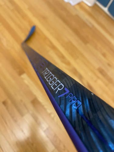 Senior Right Handed P28 RibCor Trigger 7 Pro Hockey Stick