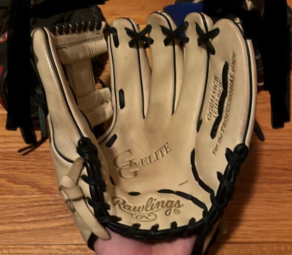Used Right Hand Throw 11.5" Baseball Glove