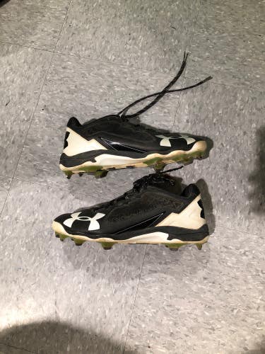 Used Adult Men's 8.5 Metal Under Armour Baseball Cleats