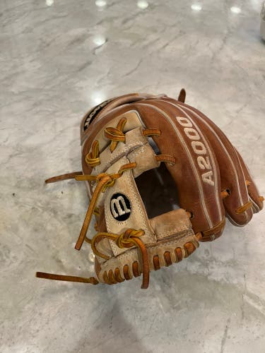 High School/College Infield A2000 11.5" Baseball Glove