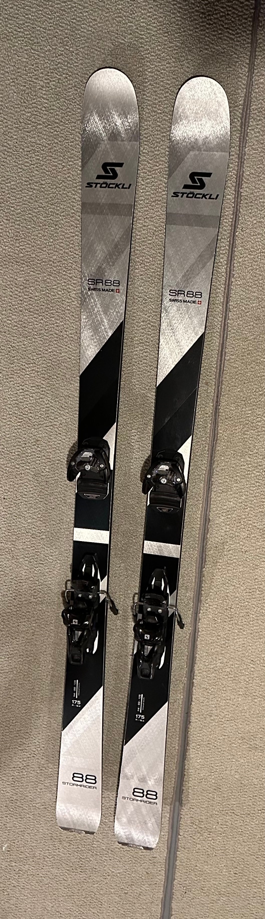 2023 Stockli Stormrider88 skis 175cm with Salomon Warden11 bindings