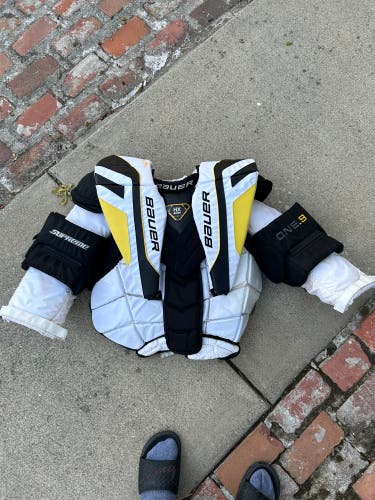 Bauer One.9 Goalie Chest Large SR.