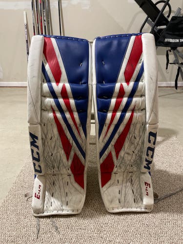 35+2 CCM  Extreme flex 4.9 Goalie Leg Pads