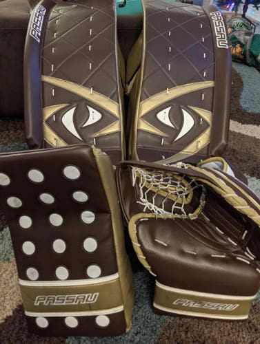 32" Regular  Passau Goalie Full Set