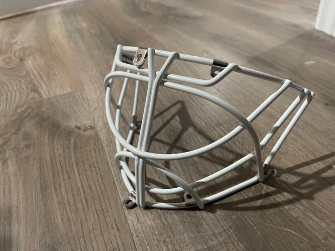 White profile 960 Cateye cage