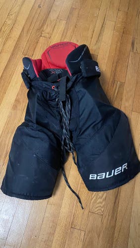 Bauer Vapor X900 Lite Hockey Pants Sr. Small Used