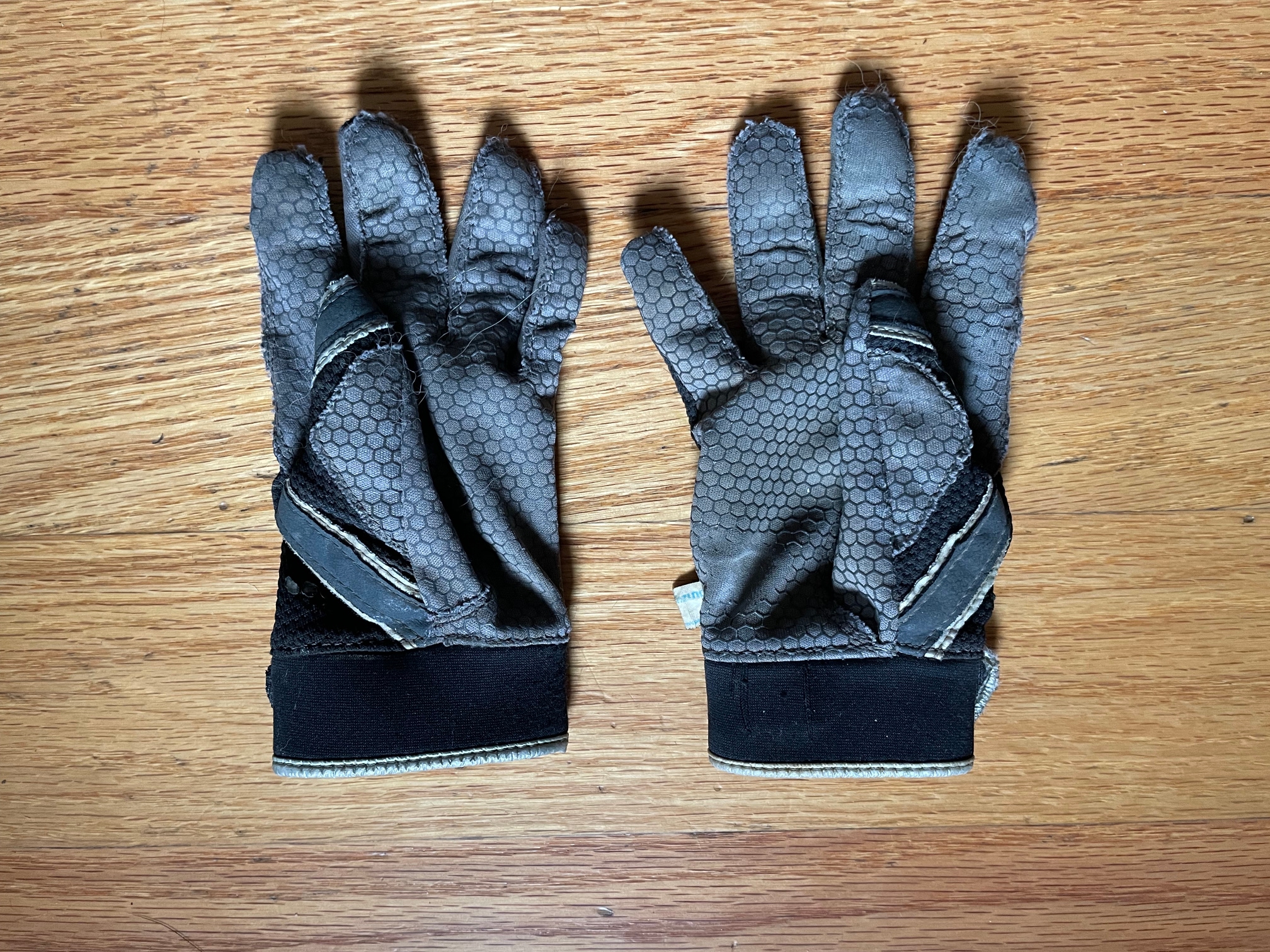 YOUTH Used XS Mizuno Batting Gloves