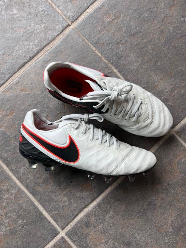 W 6.5 Adidas Tiempo Cleats