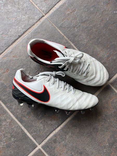 W 6.5 Adidas Tiempo Cleats