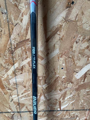 Senior Used Right Handed Bauer Vapor Hyperlite Hockey Stick P88