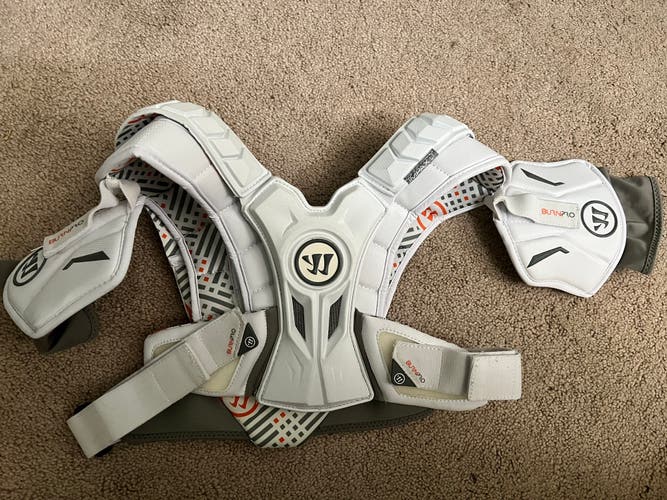Warrior Burn Hitlyte lacrosse shoulder pads