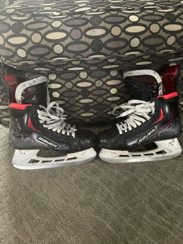 Used Bauer 3x pro Regular Width  Size 6.5 Vapor Hockey Skates