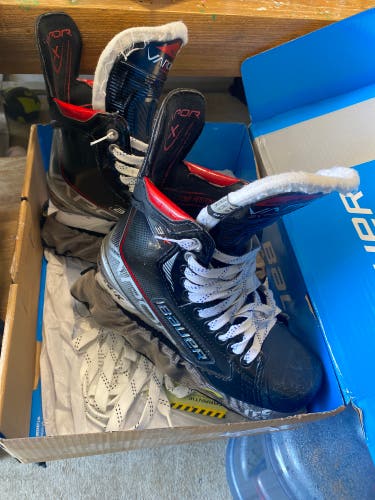 Used Bauer Size 7.5 Vapor 3X Hockey Skates