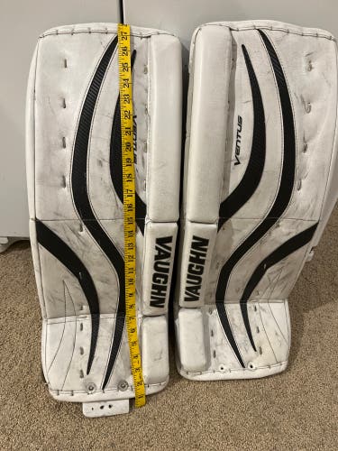 Used 26" Vaughn Ventus LT58 Goalie Leg Pads