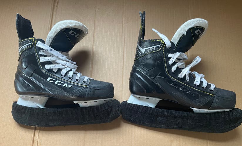 Used CCM Regular Width Size 6 Tacks 9350 Hockey Skates