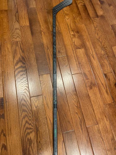 Senior Right Handed P28M Pro Stock Trigger 6 Pro Hockey Stick