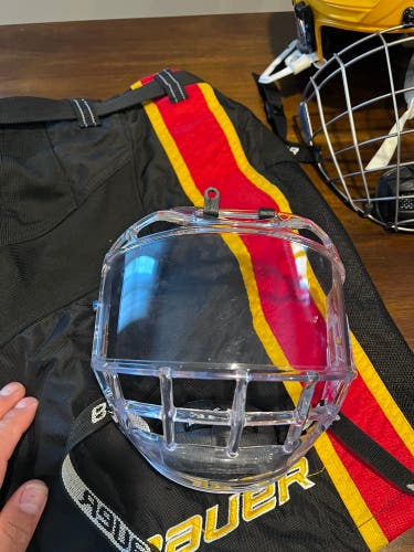 Bauer Concept 3 size Jr. Clear face shield in good condition.