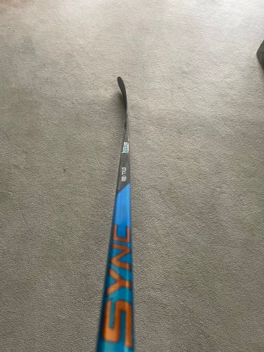 Senior Right Handed P28  Nexus Sync Hockey Stick