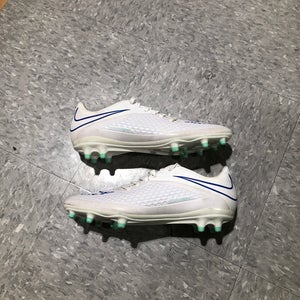 Used Women's 8.5 Molded Nike Hypervenoms Cleats