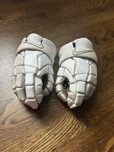 Used Nike Medium Vapor Lacrosse Gloves