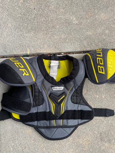 Used Medium Bauer Supreme S150 Shoulder Pads