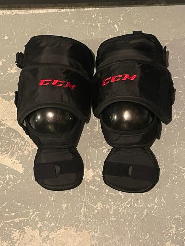 CCM SR. Goalie Thigh Guards
