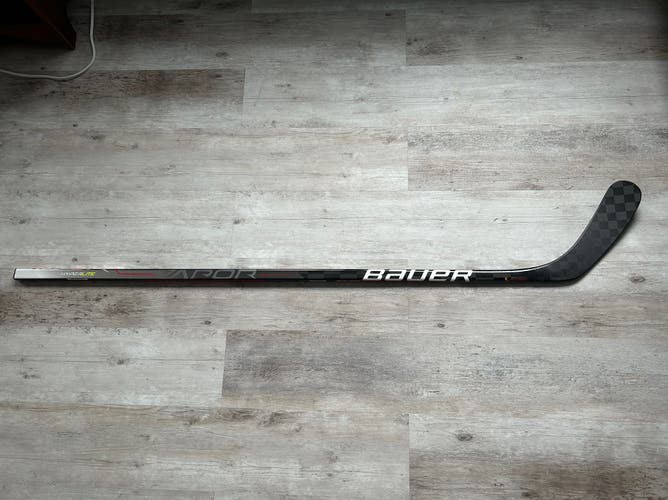 New Left Hand P92  Vapor Hyperlite Hockey Stick