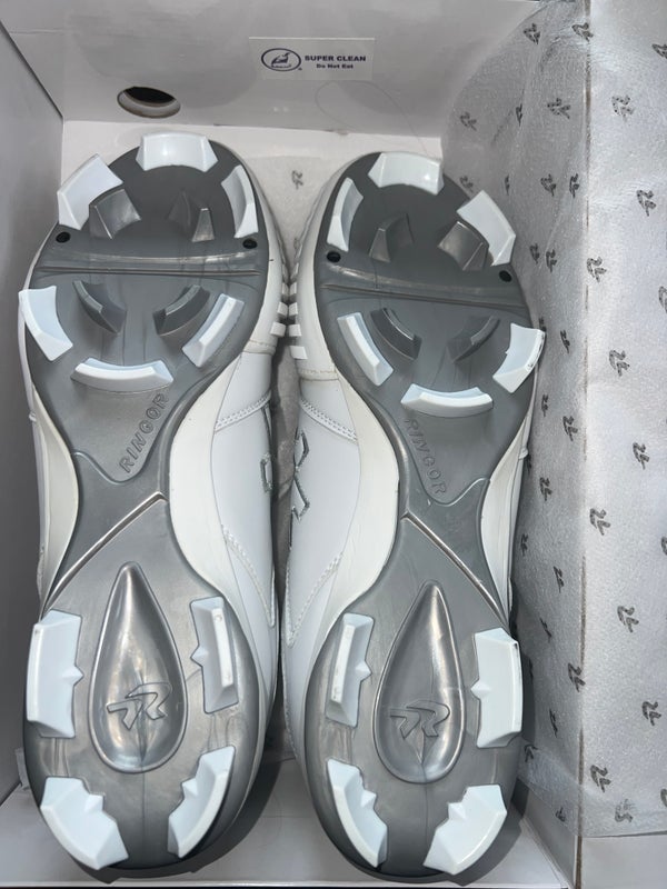 Woman’s Molded Ringor Cleats