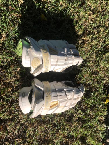 Used Player's Maverik Large M5 Lacrosse Gloves