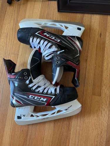 Used CCM Regular Width Pro Stock Size 9 JetSpeed FT2 Hockey Skates
