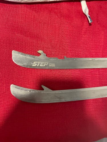 Step Steel Bauer 272