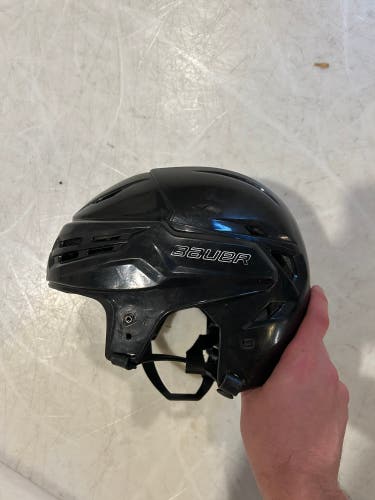 Used Medium Bauer  Re-Akt 95 Helmet