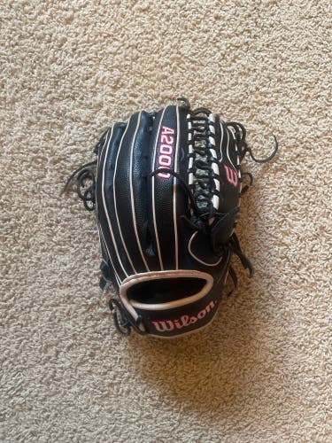 Outfield 12.75" A2000 Baseball Glove