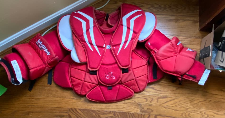 Used Large Vaughn Velocity V7 XF Pro Carbon Goalie Chest Protector