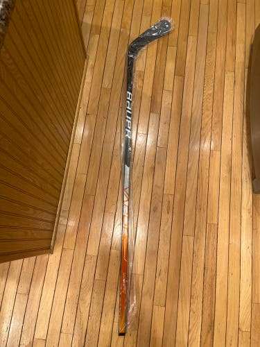 Senior Right Handed P92 Pro Stock Vapor Hyperlite Hockey Stick