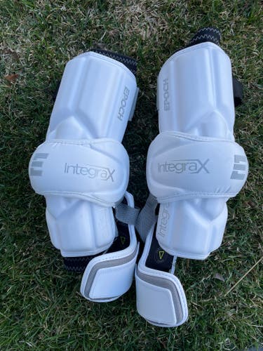 Epoch Integra X Arm Guard, Size Large