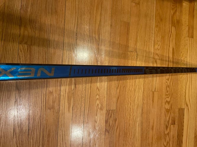 Senior Right Handed P88 Nexus 2N Pro Hockey Stick